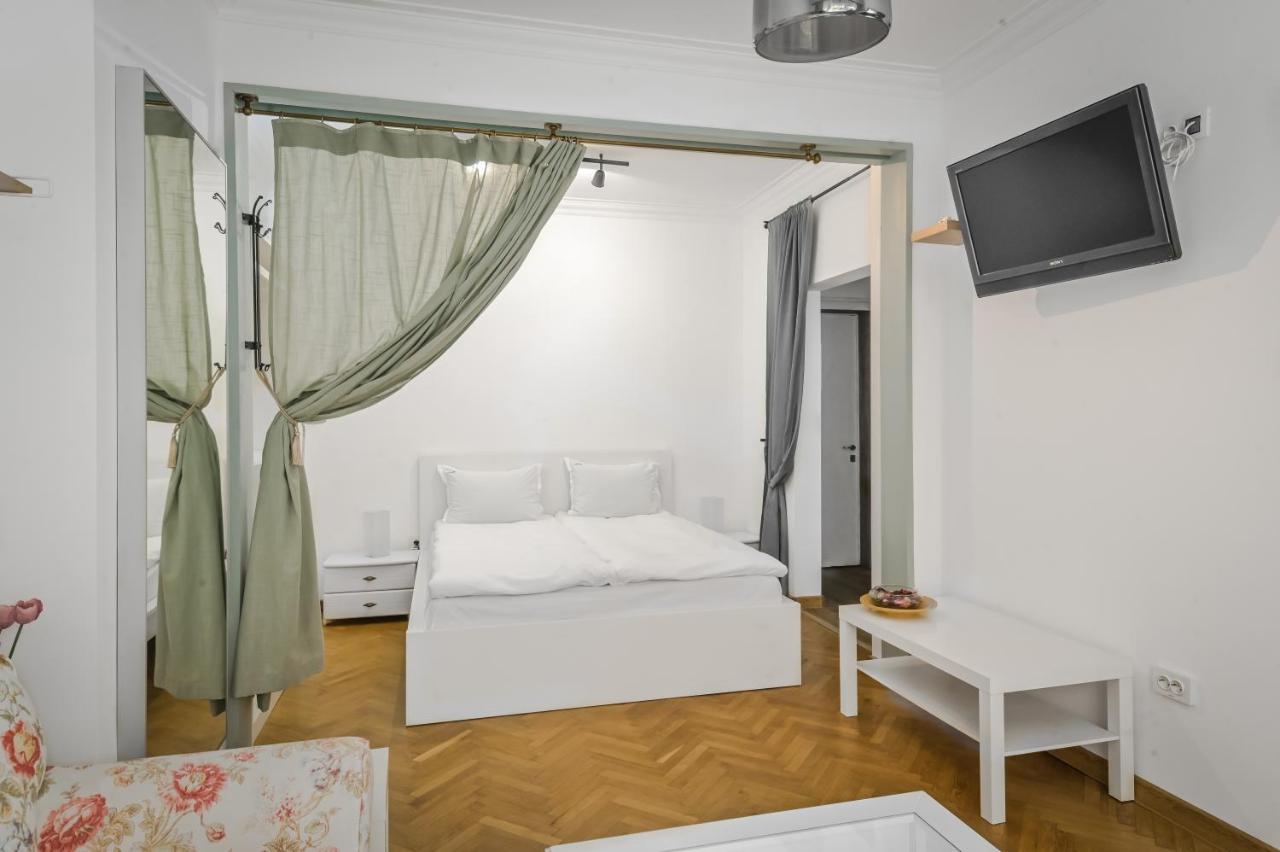 Floral Studio Retreat In Sofia City Center By Flat Mаnager Dış mekan fotoğraf